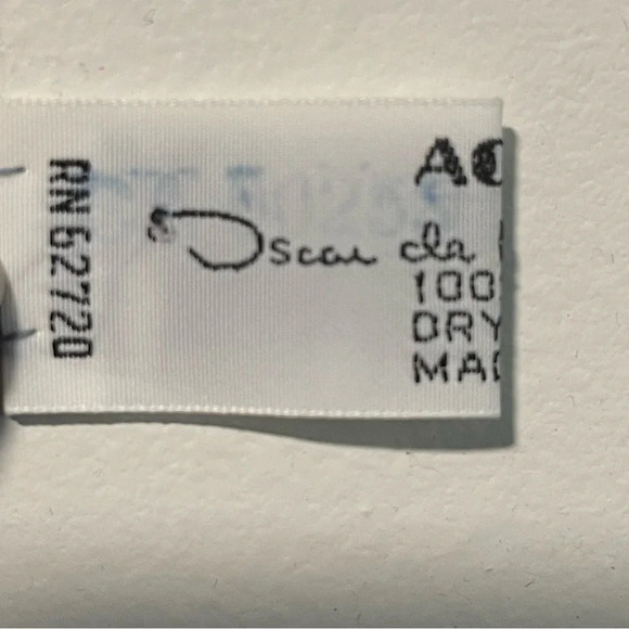 VINTAGE Oscar de  la Renta Vintage 100% Silk Scarf - Picture 3 of 4